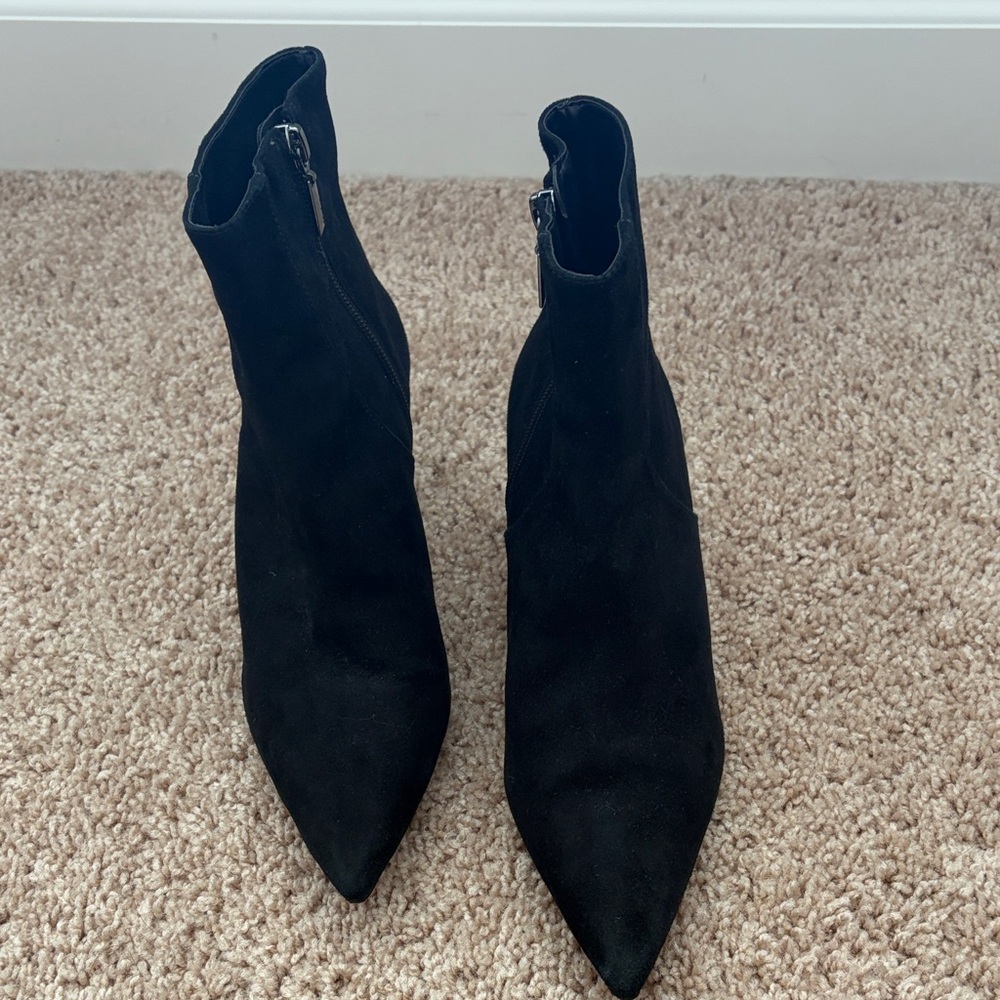 -SCHUTZ
Like New Schutz Bette Suede Pointed-Toe Ankle Booties